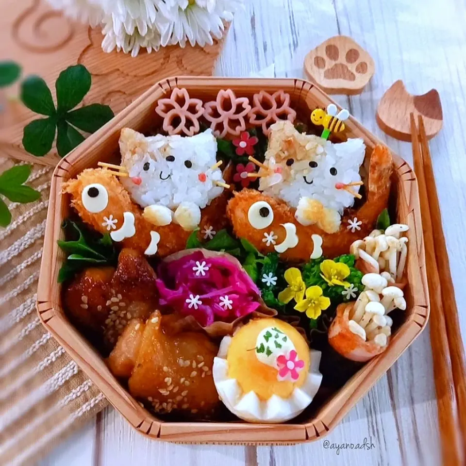 🐱ネコちゃんお魚get🐡
エビフライ🍤とおにぎり弁当🐱|ayano.adshさん