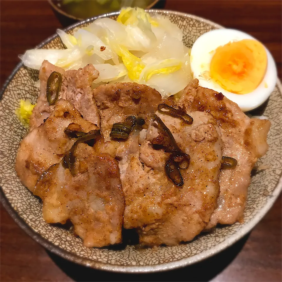 豚の即席味噌漬け焼き丼|deekay71さん