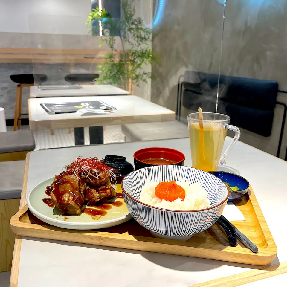 Home special pork cartilages with Coe rice, miso and honey citron tea|skyblueさん