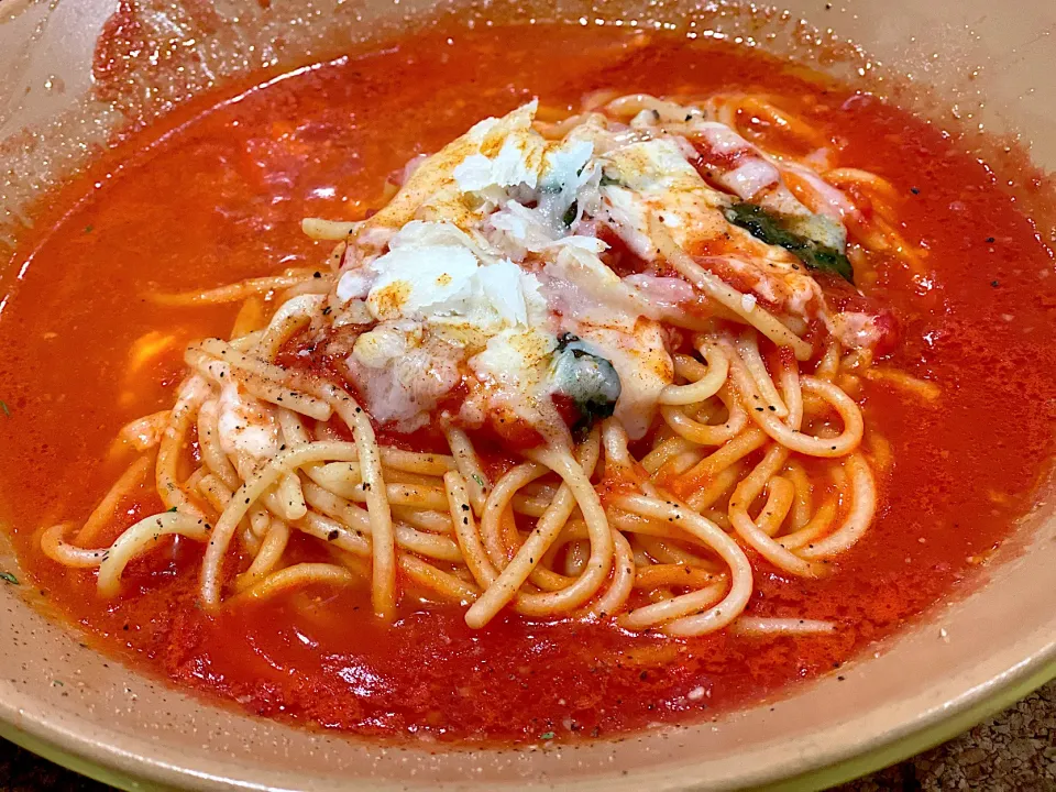 Tomato mozzarella pasta|yeni kartikasariさん