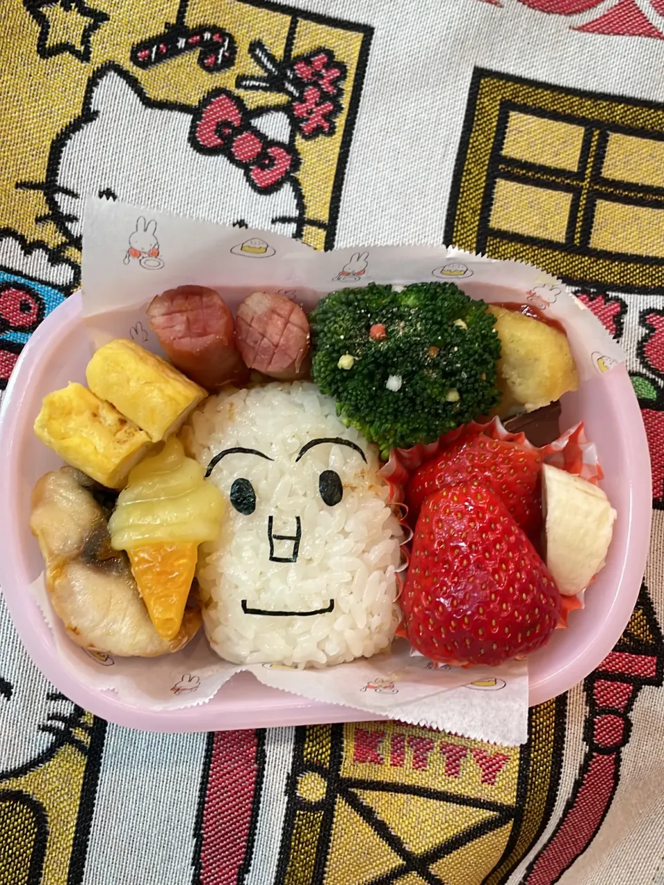 しょくぱんまん幼稚園お弁当|リリさん