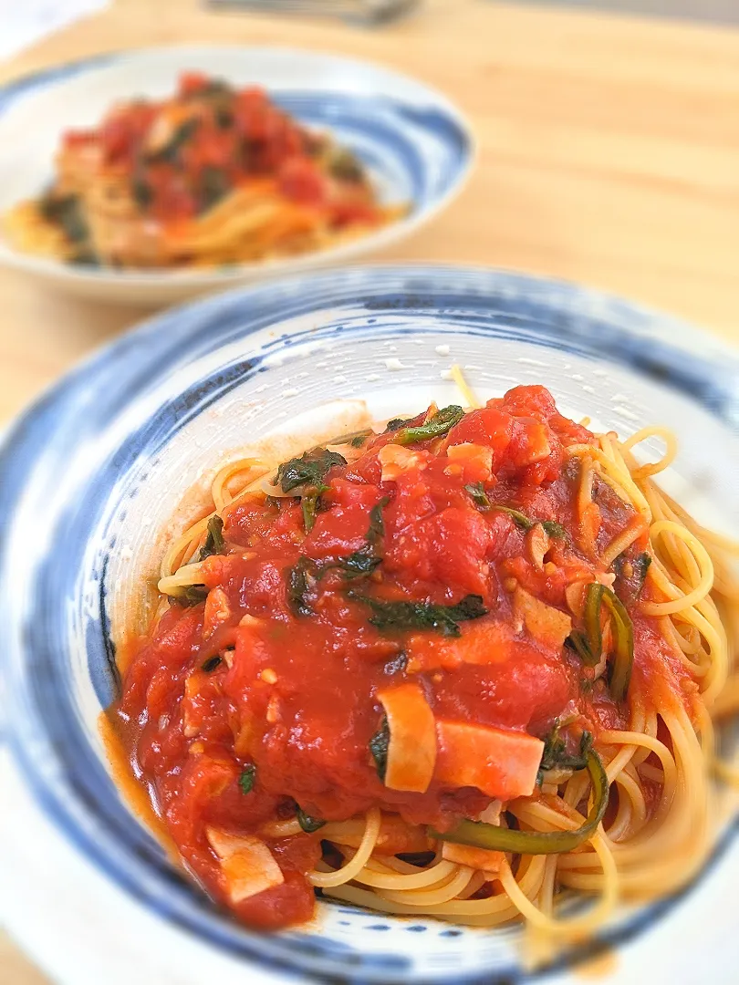 ハムと春菊のトマトパスタ|ごるびーさん