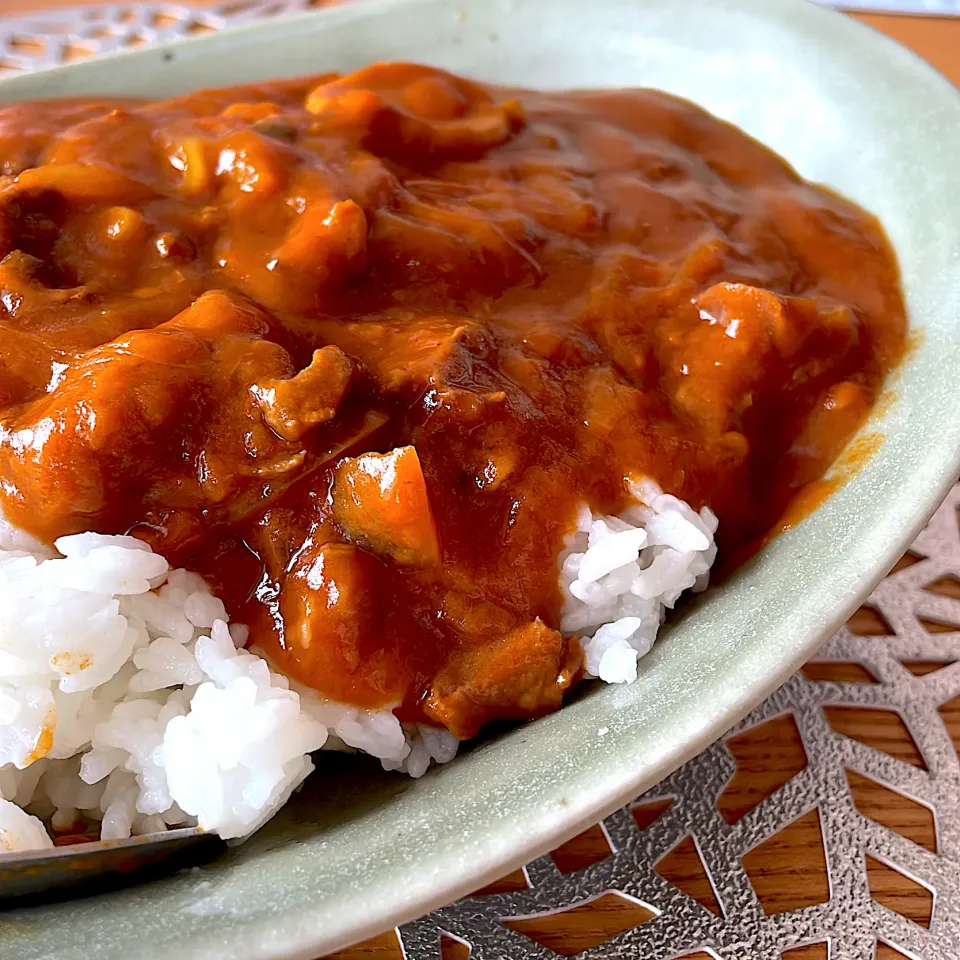 Snapdishの料理写真:お昼ご飯は昨晩の残り物のハヤシライス🍛|mokoさん