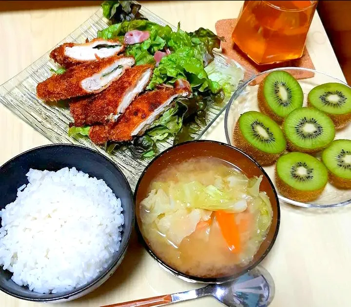 ささみの大葉チーズフライ
野菜たくさん味噌汁|☺にこまるキッチン🍴さん