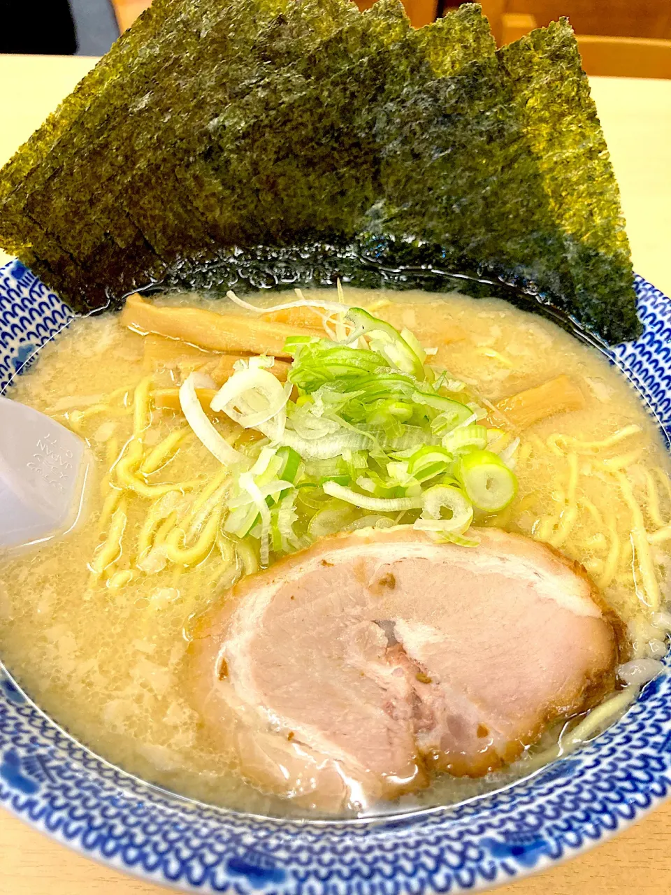 大勝軒の味噌ラーメン屋に海苔トッピング。|ツンコロさん