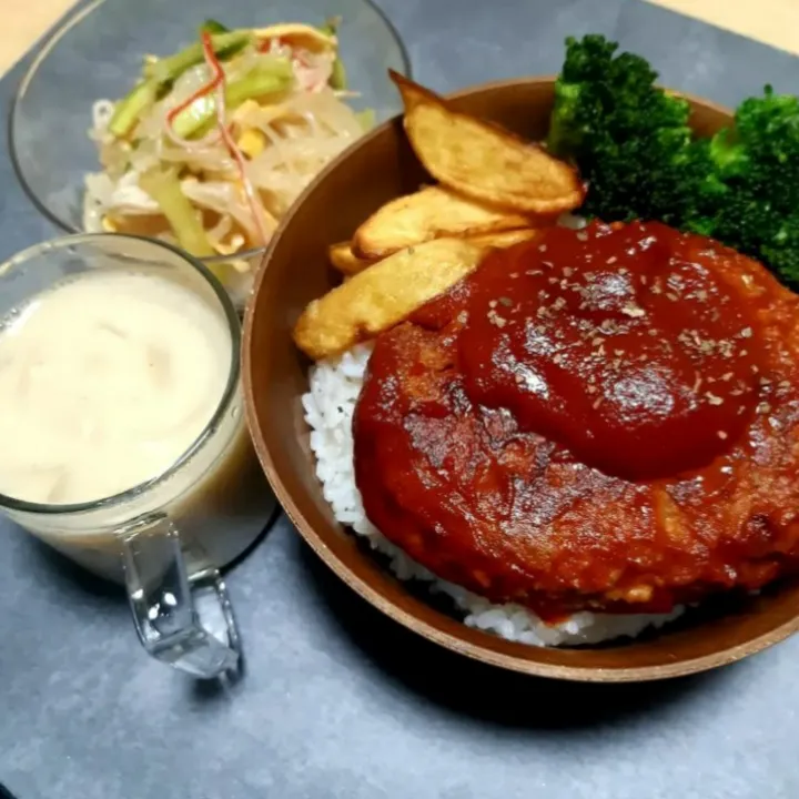 ロコモコ丼
クラムチャウダー|☺にこまるキッチン🍴さん