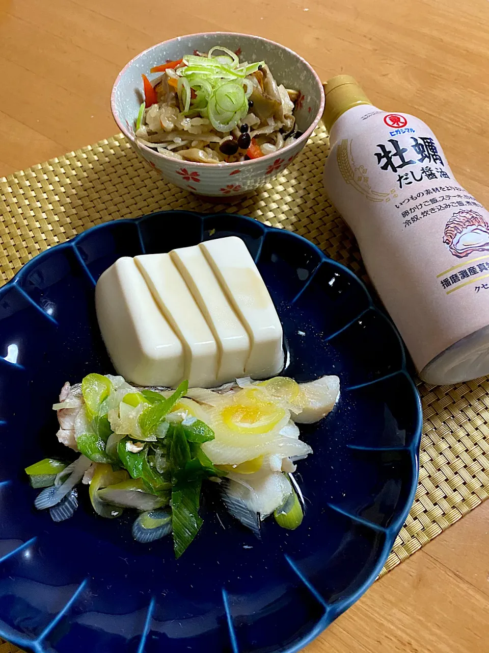 Snapdishの料理写真:鱈と豆腐の牡蠣だし醤油蒸し＆炊き込みご飯♬|ぽっちさん