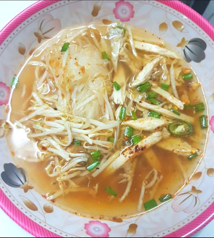 spicy chicken noodles soup🥣|patlovestocookさん