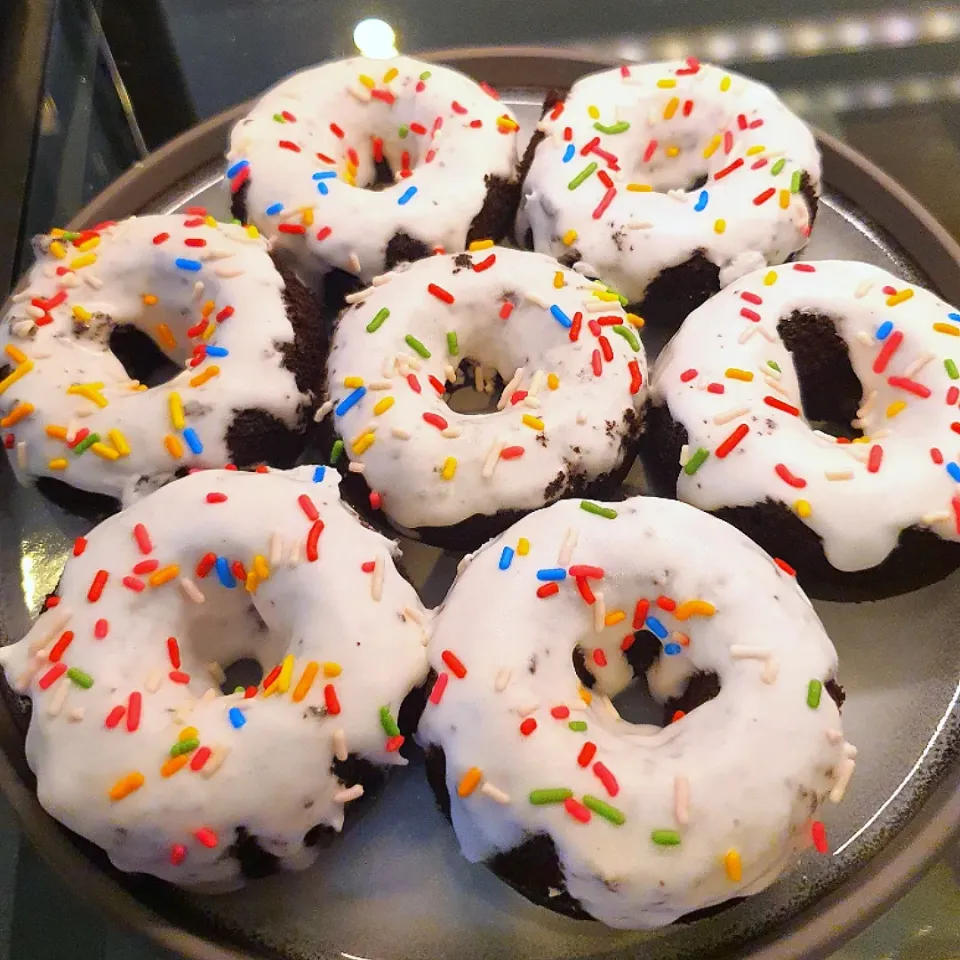 Snapdishの料理写真:Guinness Brownies Doughnut|feeqsyaneeさん