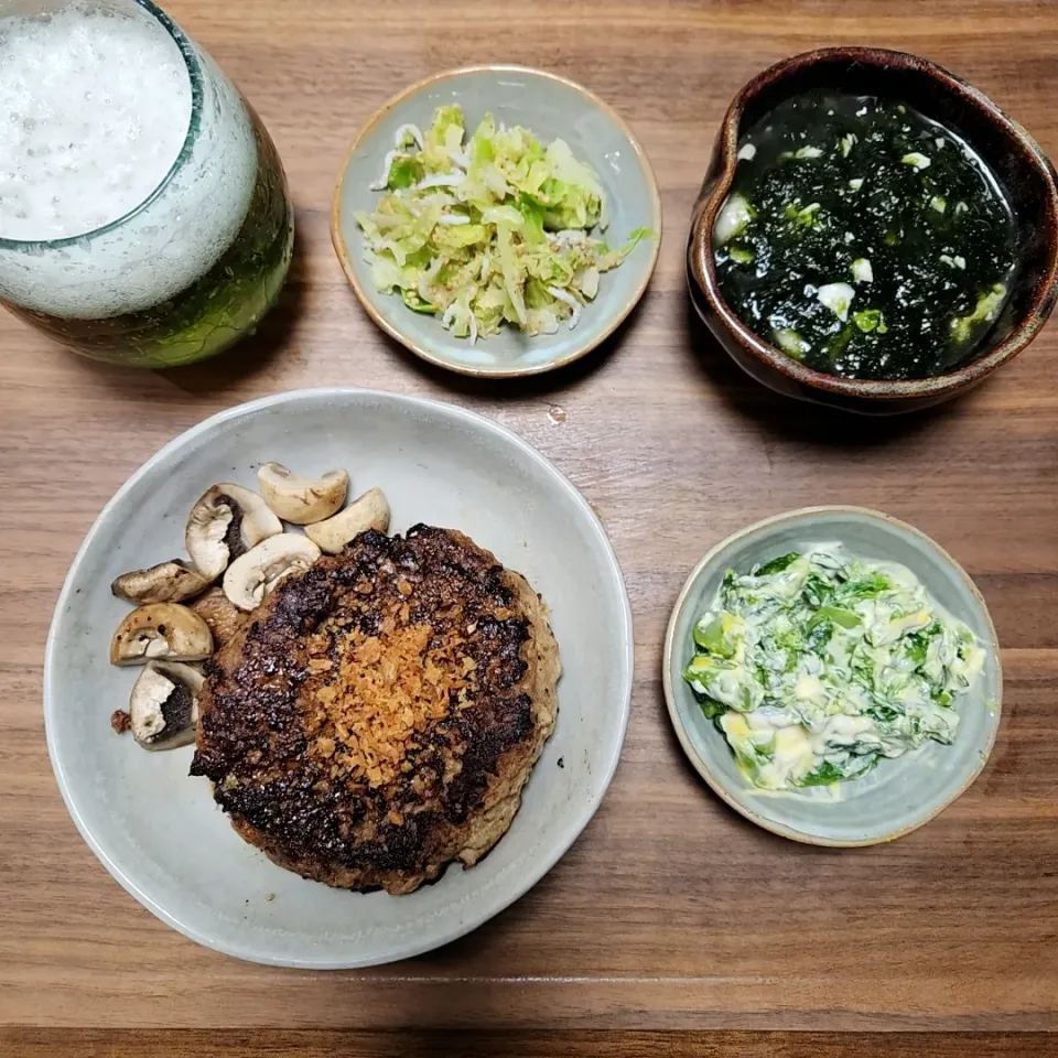 20220120
ハンバーグ
青海苔豆腐
キャベツとしらすの酢の物
菜の花の辛子マヨネーズ和え|noccoさん