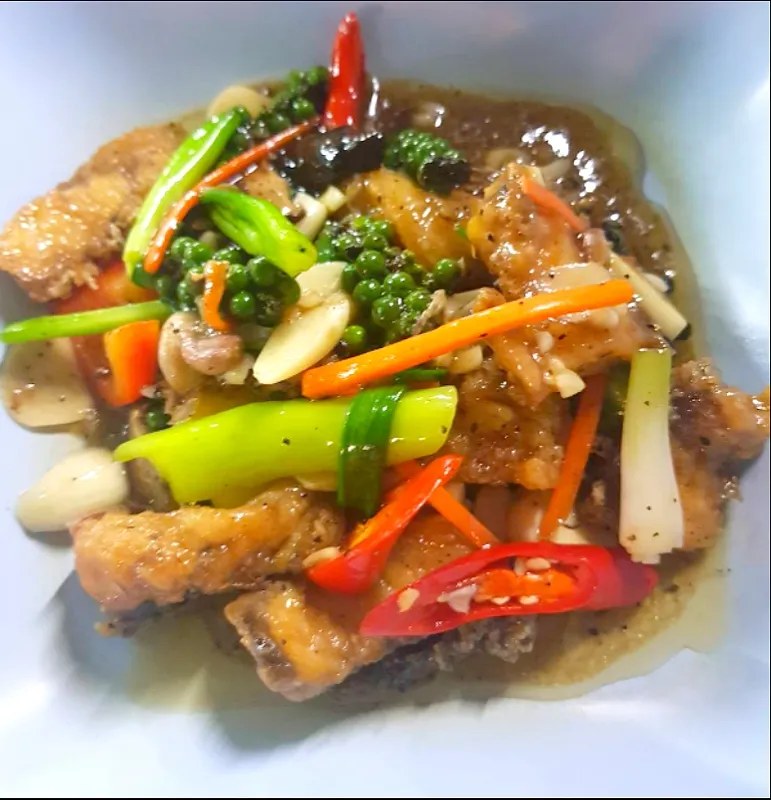 stir fry deep fried fish with black pepper gravy|patlovestocookさん