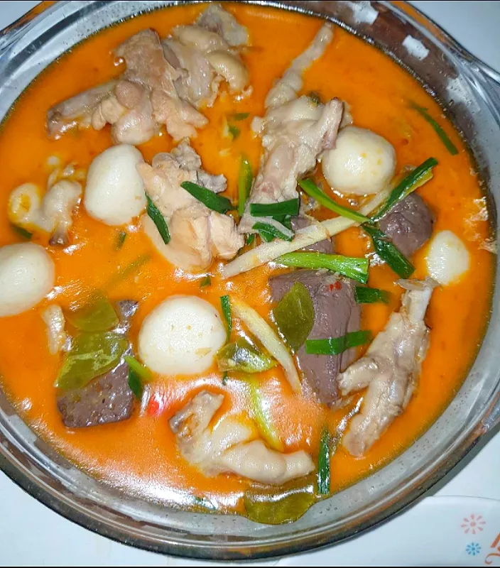 red curry with chicken feet and fish balls🥘|patlovestocookさん