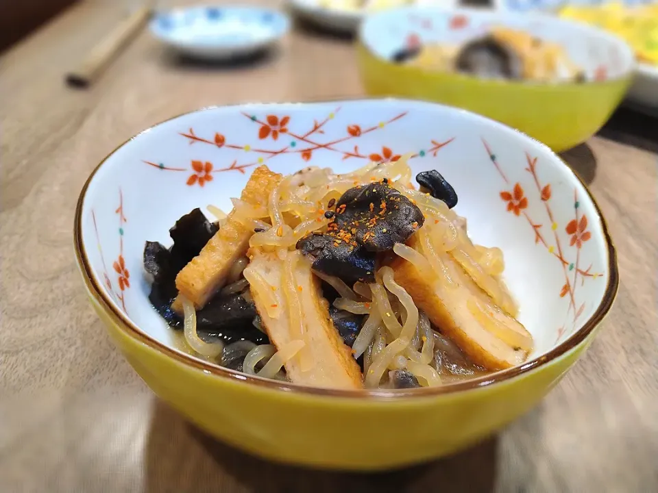 ひらたけと糸こんにゃくの煮物|古尾谷りかこさん