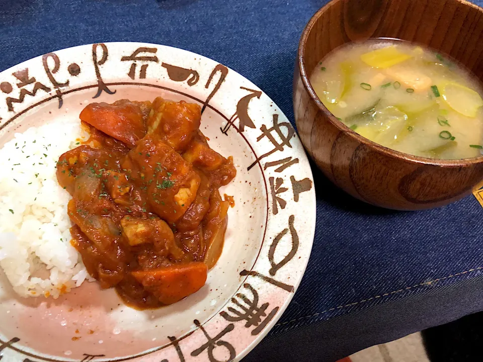 トマト缶で里芋カレー|はっぱさん