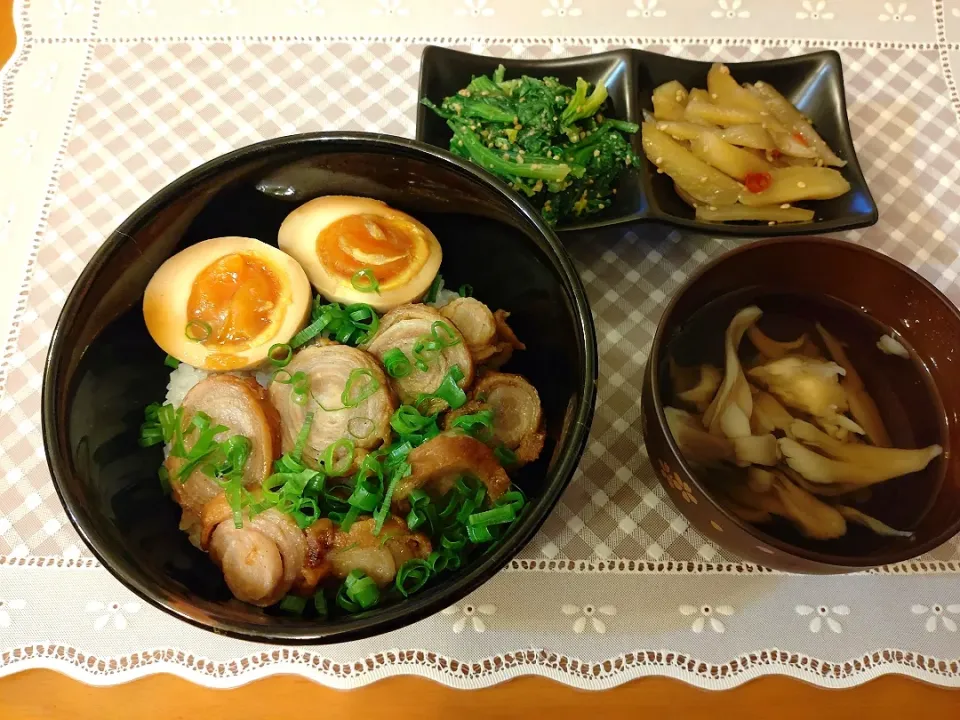 ☆チャーシュー丼
☆舞茸すまし汁
☆ゴマ和え＆ヤーコンきんぴら|chikakoさん