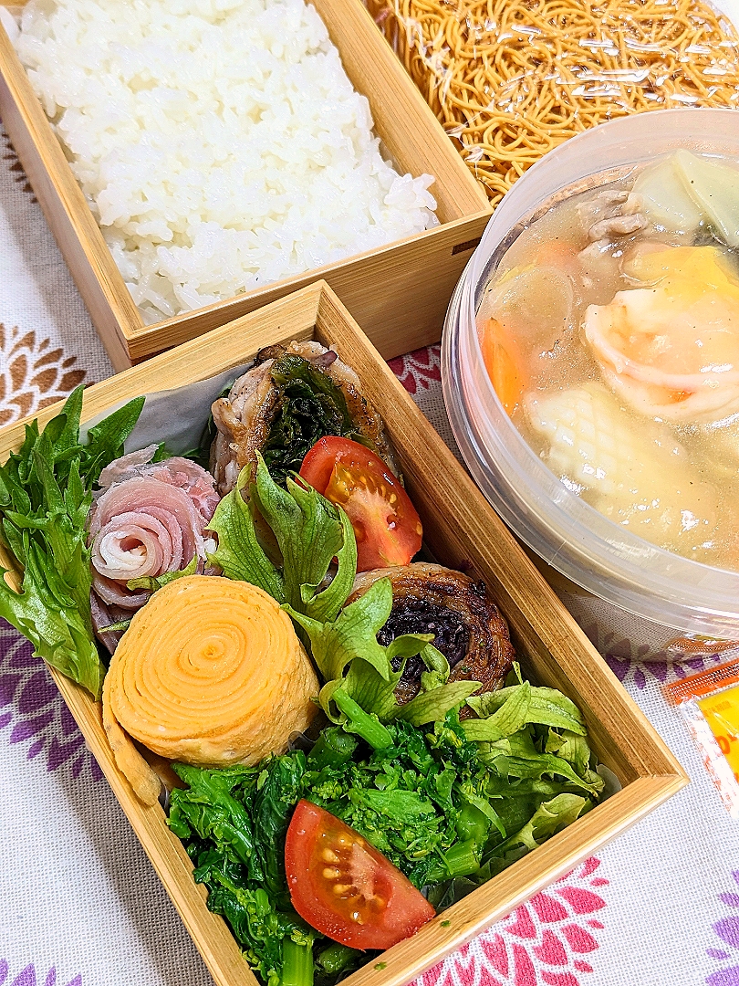 本日のお弁当〜くるくる弁当と中華炭水化物弁当