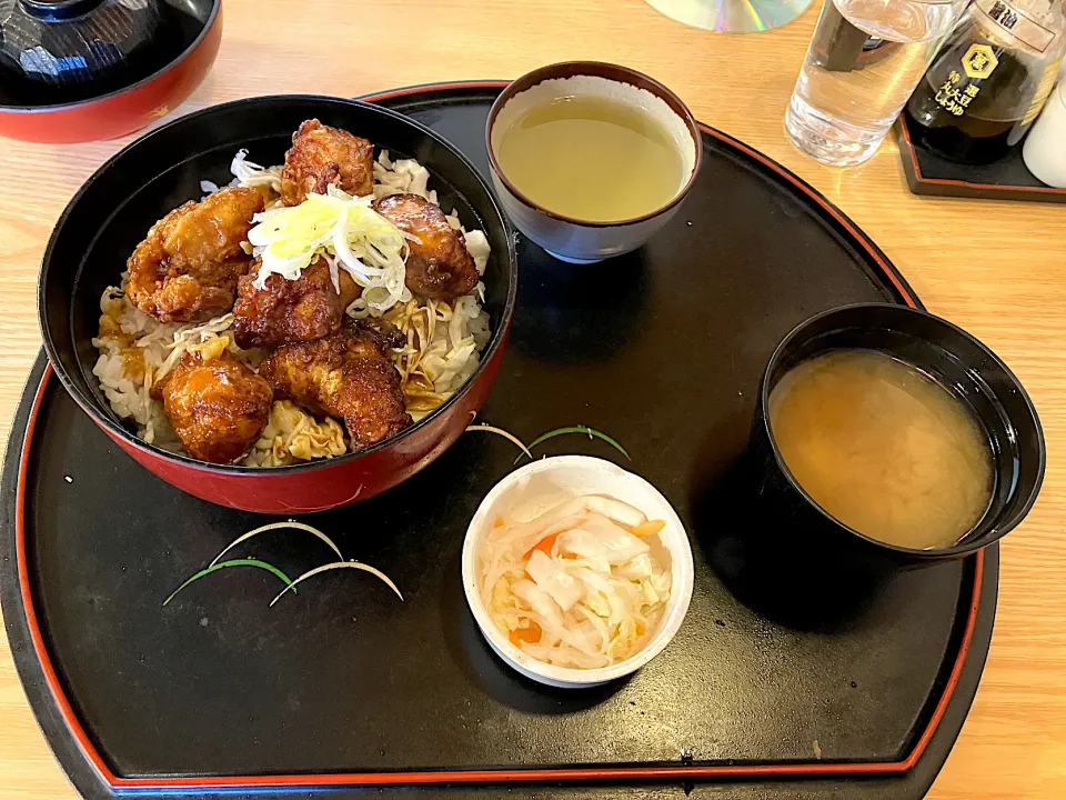 鶏唐揚げ丼 インド風|しのぶさん