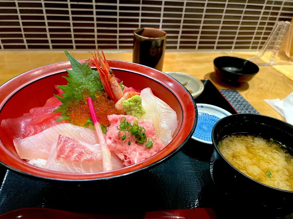 海鮮丼|かずぴょんさん