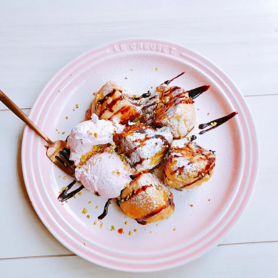 苺アイスとチョコのベーグルフレンチトースト🍓🍫🥯|sakiさん