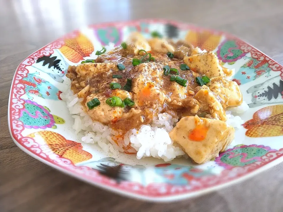 Snapdishの料理写真:麻婆豆腐丼|古尾谷りかこさん