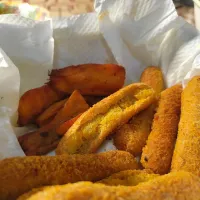 Chicken finger with keledek wedges|Eryn Kuberdiriさん