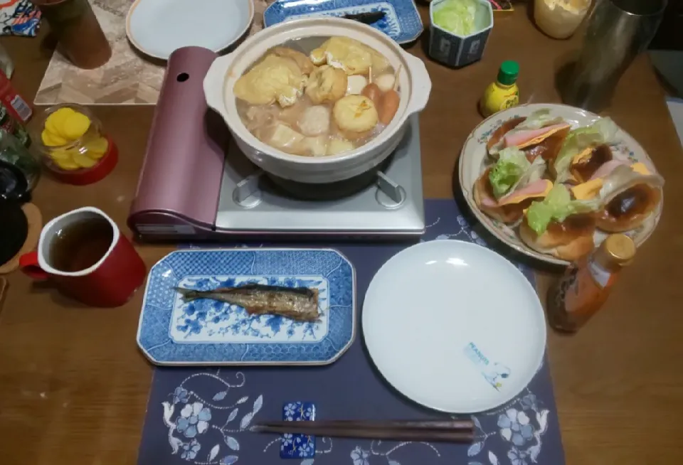 Snapdishの料理写真:おでんとロールパンサンドイッチ(夕飯)|enarinさん