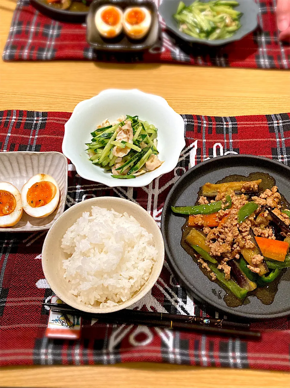 Snapdishの料理写真:麻婆茄子、鶏皮ときゅうりの和え物、味付け卵|ツインうさぎさん