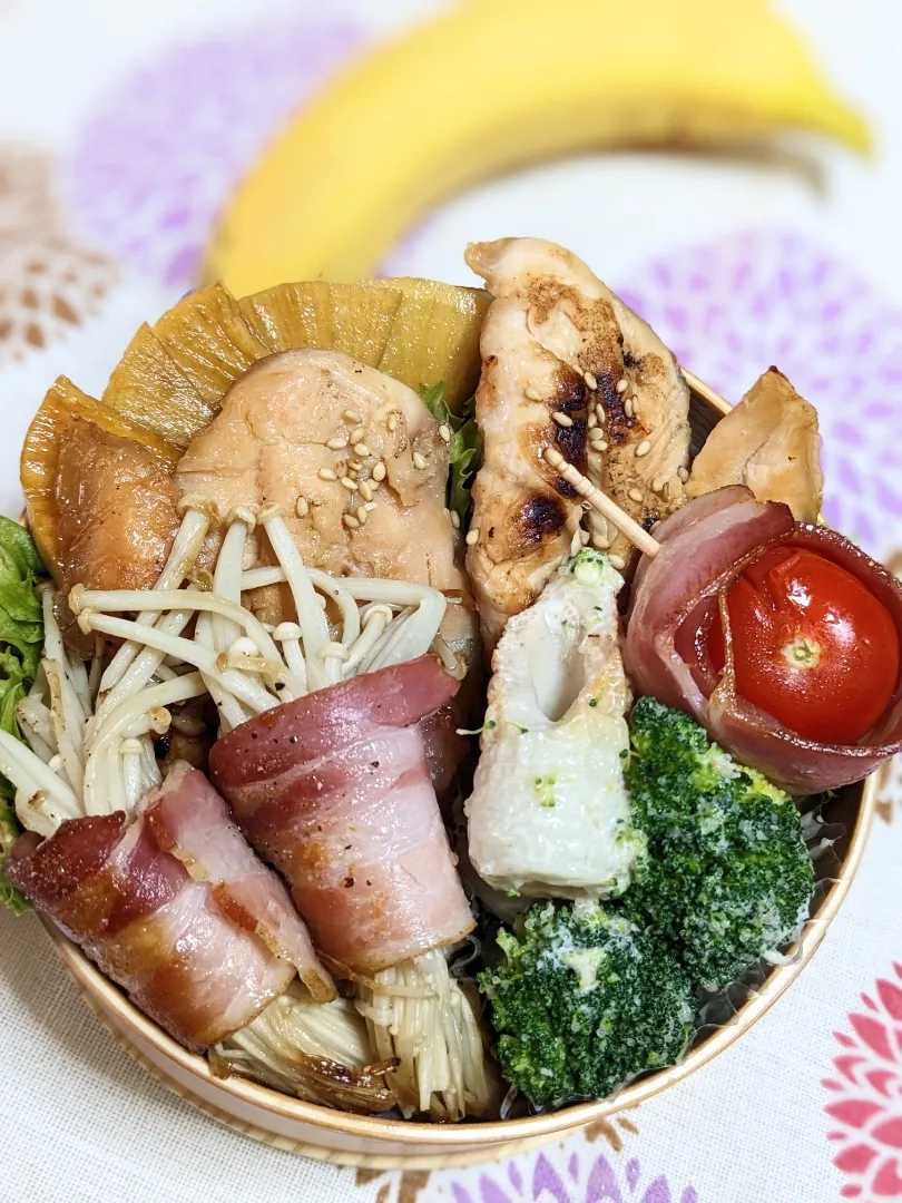 本日のお弁当〜からあげビールさんのお料理〜ちくわとブロッコリーのこれうま！明太サラダとササミのみりん焼き弁当|f.1125beさん