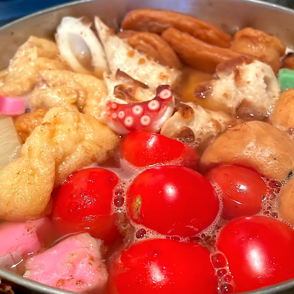 食べ比べのため　　　　　　　　　　　　　　　　　　　醤油味のおでんも仕込み中🍢|mokoさん