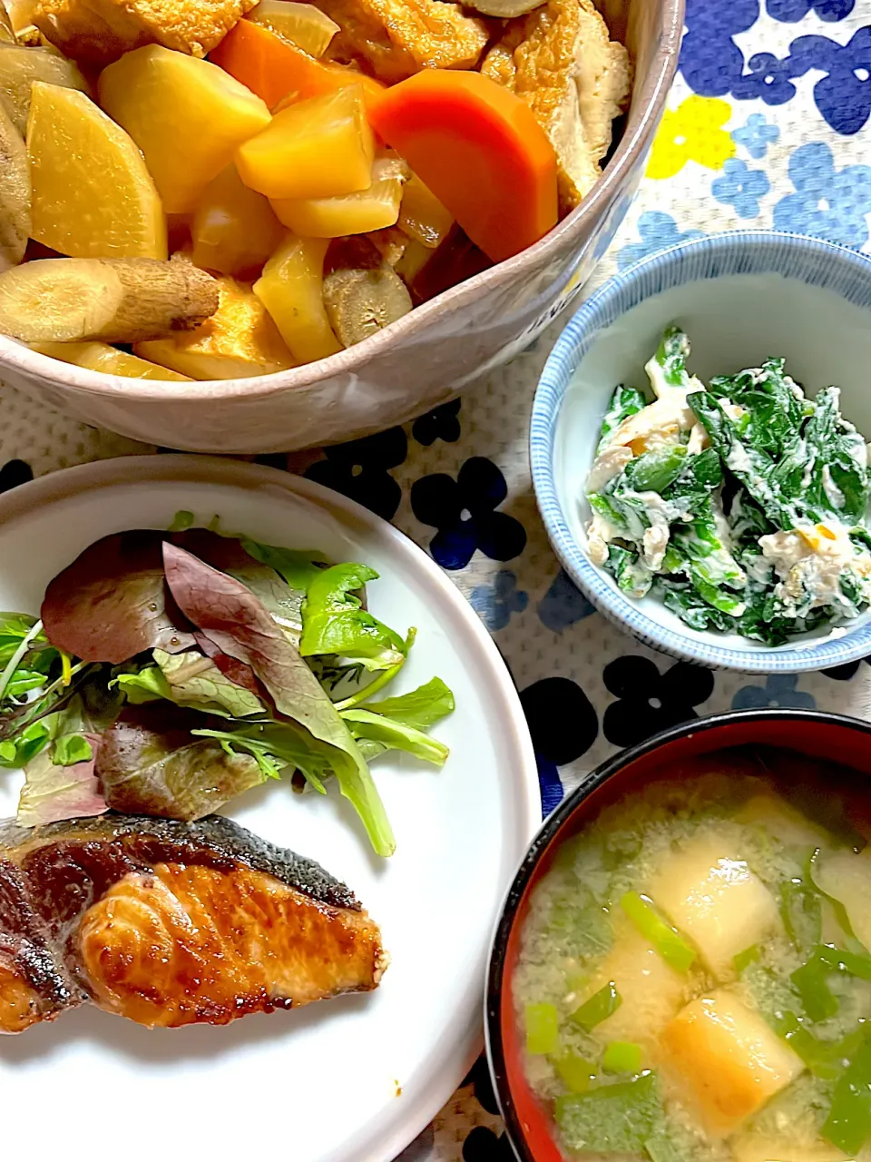 ブリの照り焼き　白和え　煮物　味噌汁|4jinoanataさん