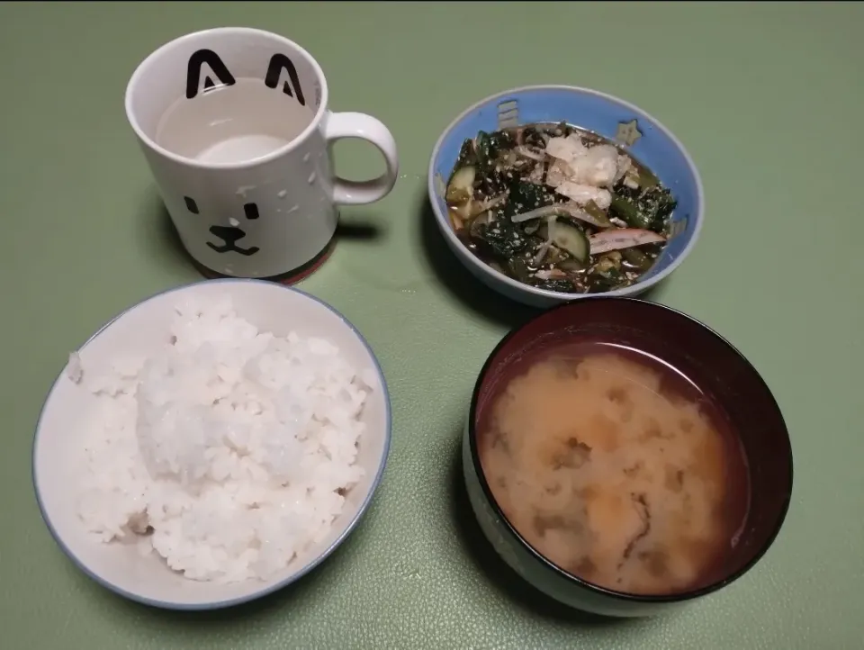 朝食　白米、味噌汁|とんとんさん