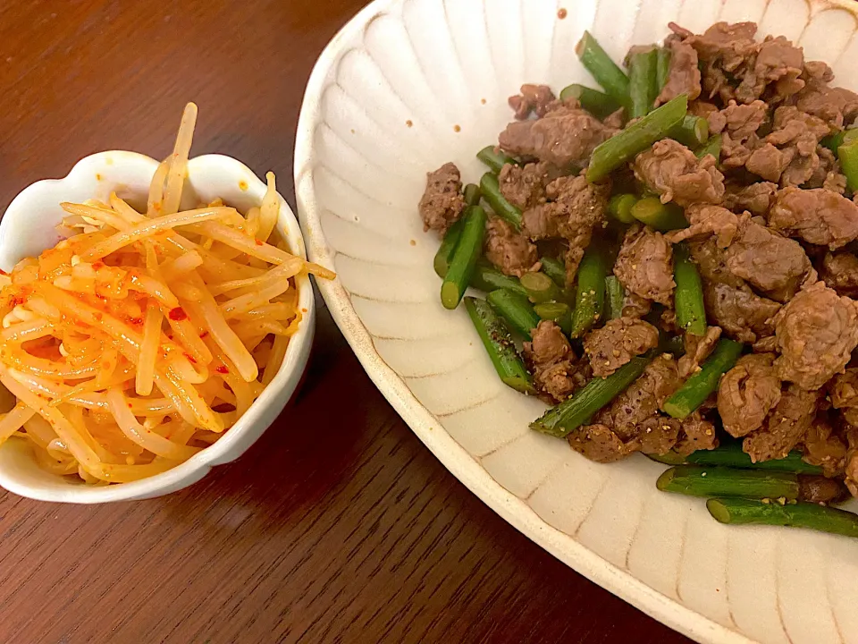 牛肉とニンニクの芽の黒胡椒炒め|あづきさん