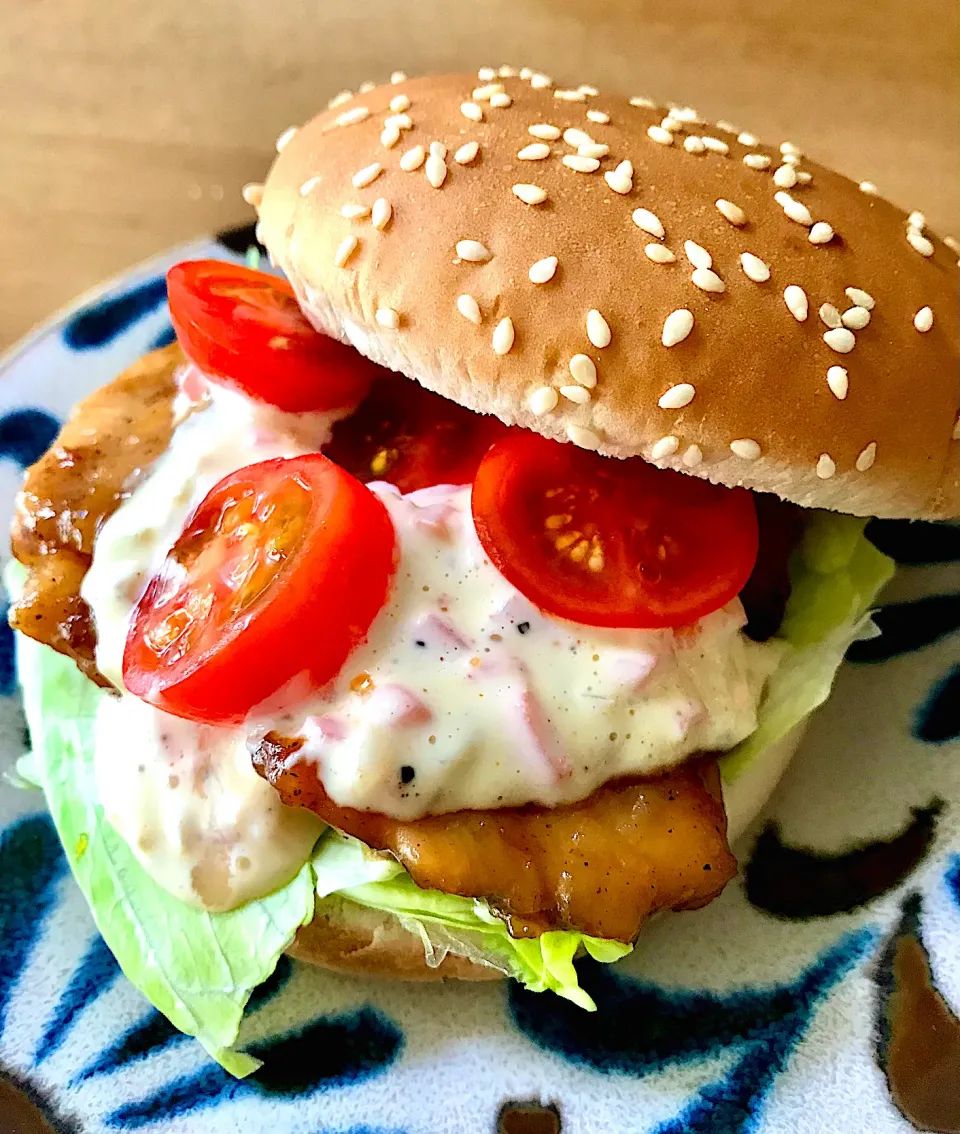 ベニショタルタルの照り焼きチキンバーガー|deekay71さん