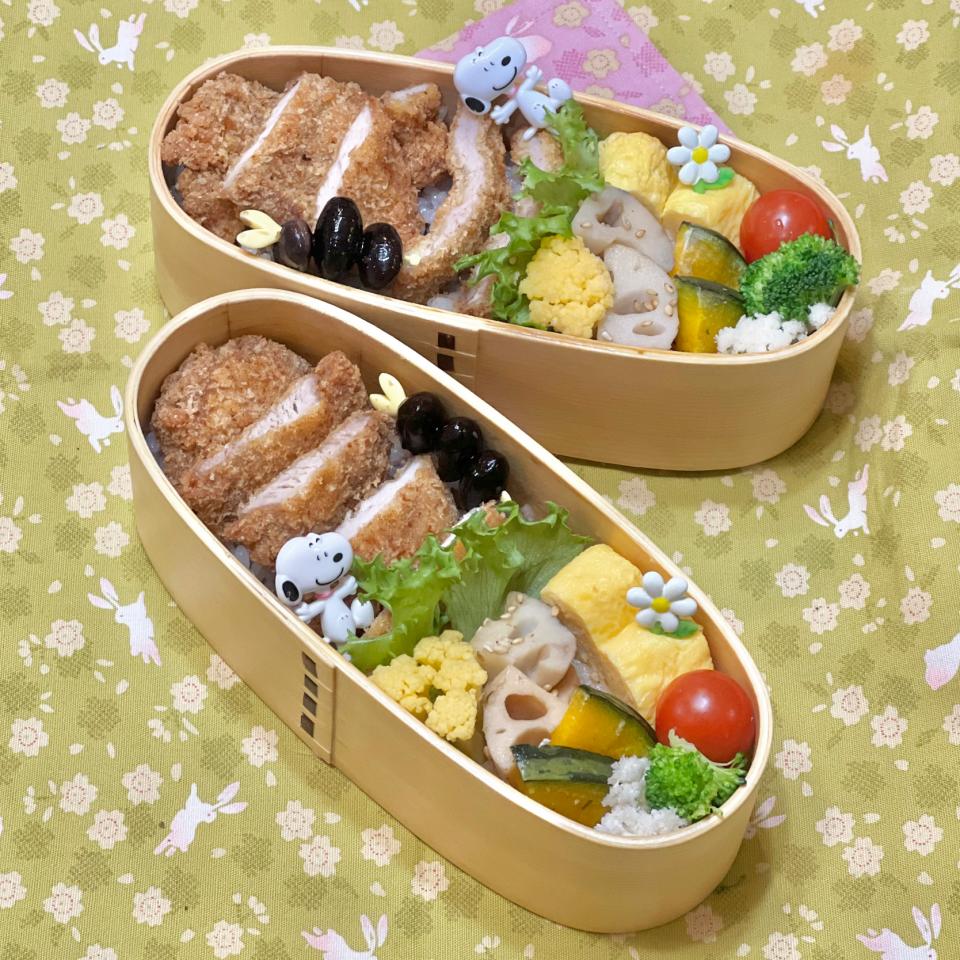豚ヒレカツ☘️の双子ちゃんお弁当💙❤️ 1/24火