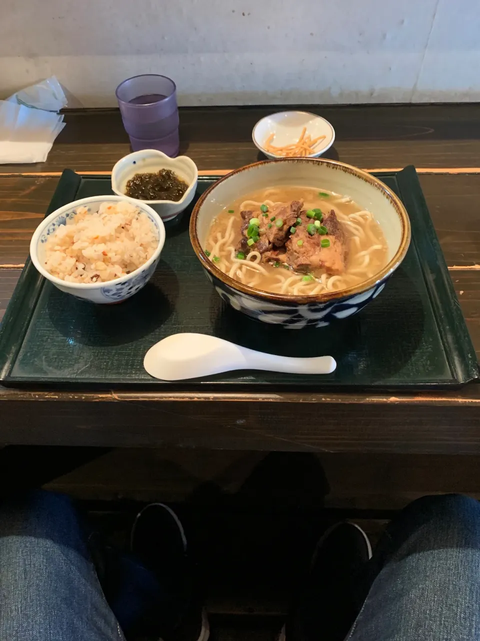 Snapdishの料理写真:ソーキそばセット　ジューシーともずくと漬物付|ZekeSe7enさん