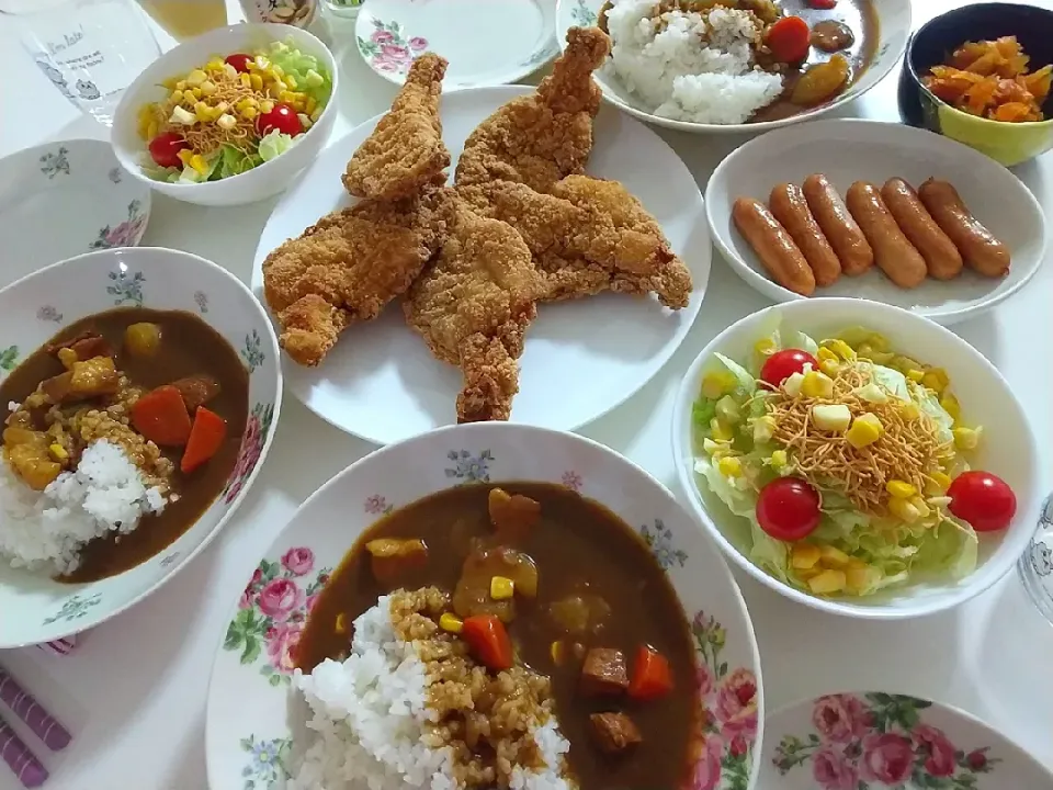 夕食(*^^*)
カレーライス🍛
チキン🍗
ウインナー
サラダ🥗
福神漬け|プリン☆さん