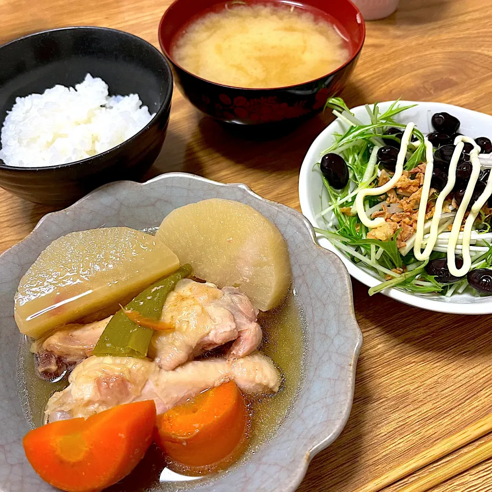 Snapdishの料理写真:2023/01/24 手羽元と根菜煮、黒豆サラダ|kykyさん