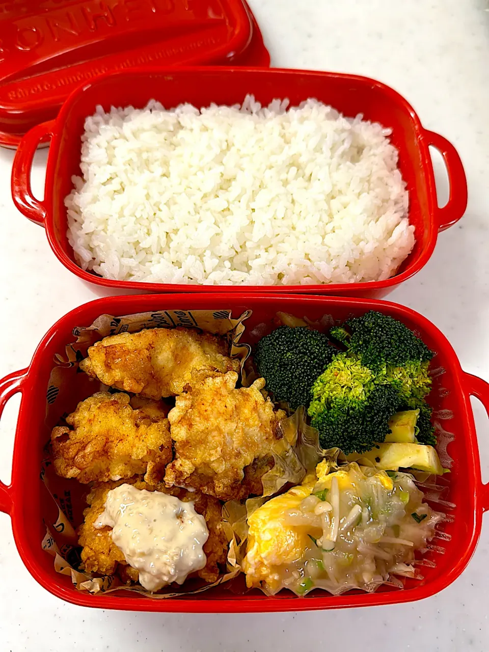 旦那さん弁当。しそと梅挟んだむね肉の竜田揚げ以外は、夕飯のオカズを詰めただけ。|ゆーこ。さん