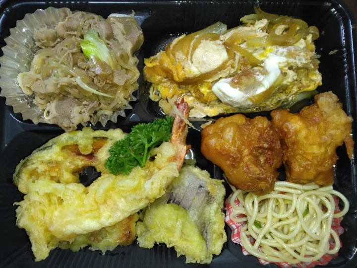 まごころ大高のオールスター弁当|よっちびやばんぶーさん