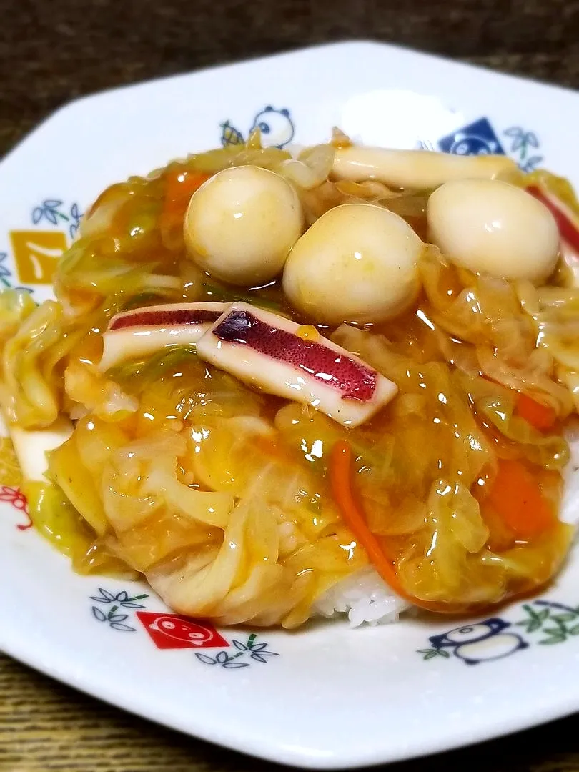 パパ作👨カット野菜とイカの中華丼|ぱんだのままんさん