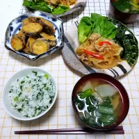 Snapdishの料理写真:かぶの葉菜飯
なすフライ
豚とねぎの焼肉炒め
かぶと小松菜の味噌汁|ひぃちゃんさん