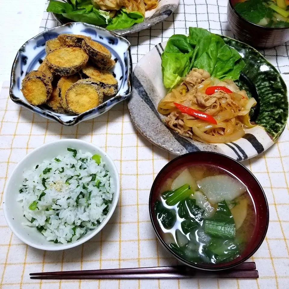 かぶの葉菜飯
なすフライ
豚とねぎの焼肉炒め
かぶと小松菜の味噌汁|ひぃちゃんさん