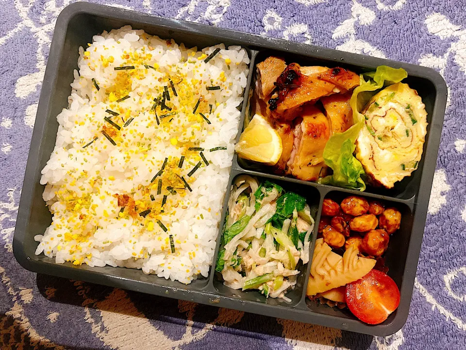 Snapdishの料理写真:バジルチキンのお弁当|とぴさん