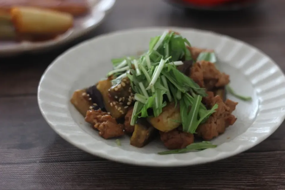 なすと大豆ミートのごまもろみ炒め|ちいさなしあわせキッチンさん