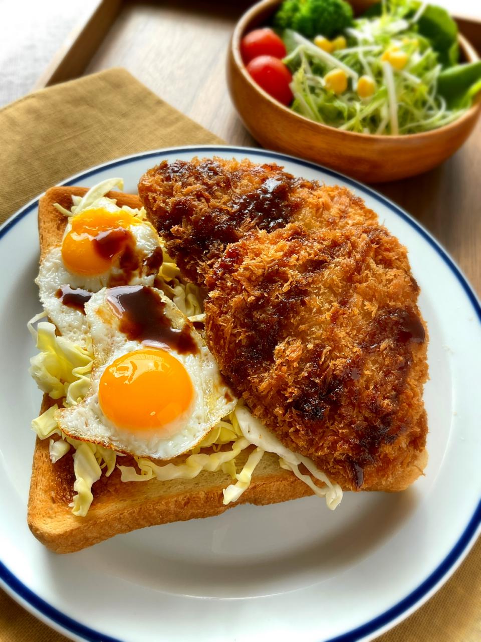 トンカツのオープンサンド
