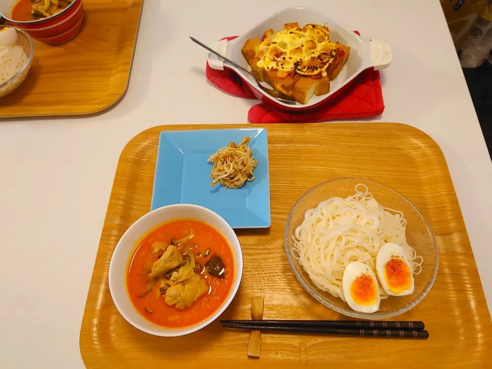 今日の夕食　レッドカレー、厚揚げのキムチチーズ焼き、切り干し大根のごま和え|pinknari🐰🌈さん