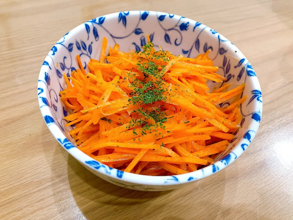 にんじんサラダ🥕|よっしーさん