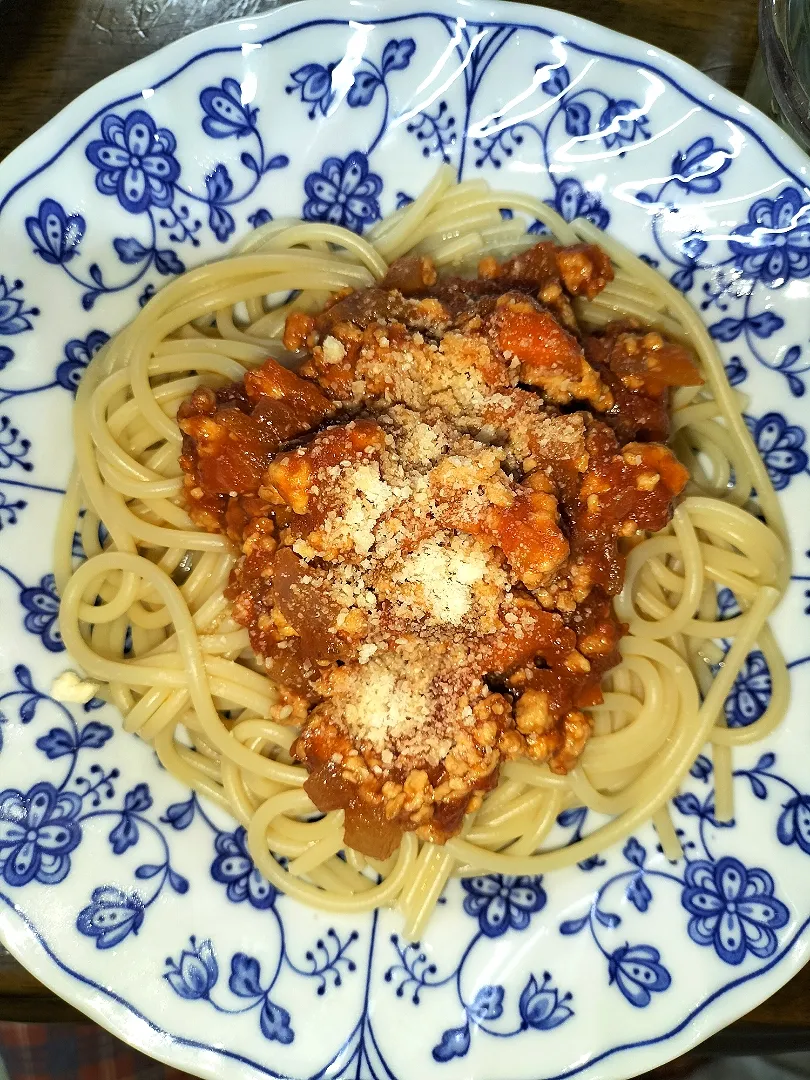 Snapdishの料理写真:鶏胸肉でミートスパゲティ😄
　孫ちゃんも一緒に食べました😆|miimiさん