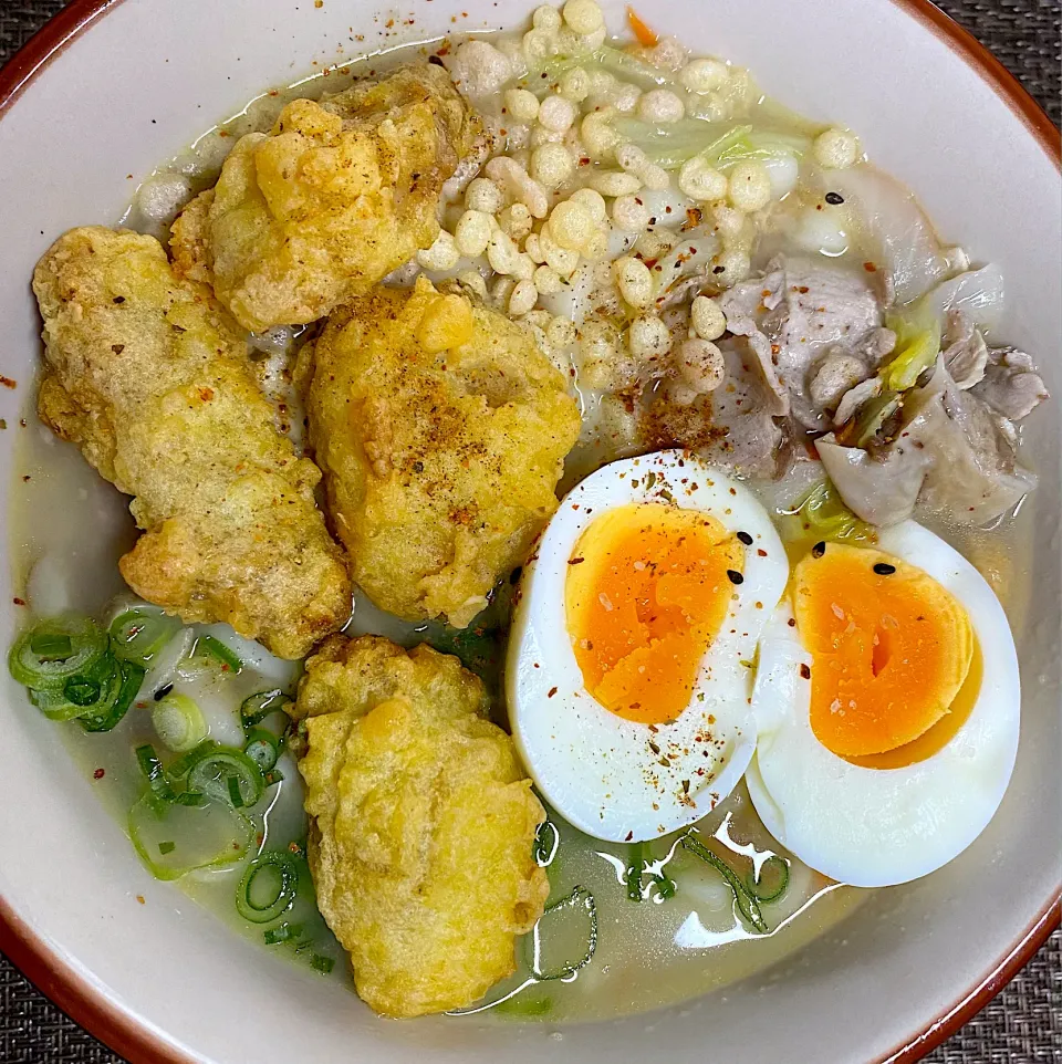 肉肉生姜うどん 牡蠣天乗せ|すくらんぶるえっぐさん