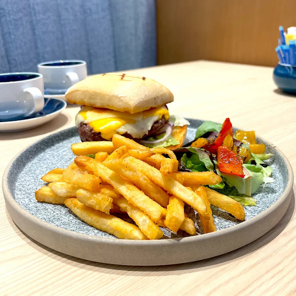 American brioche double cheese beef burger|skyblueさん